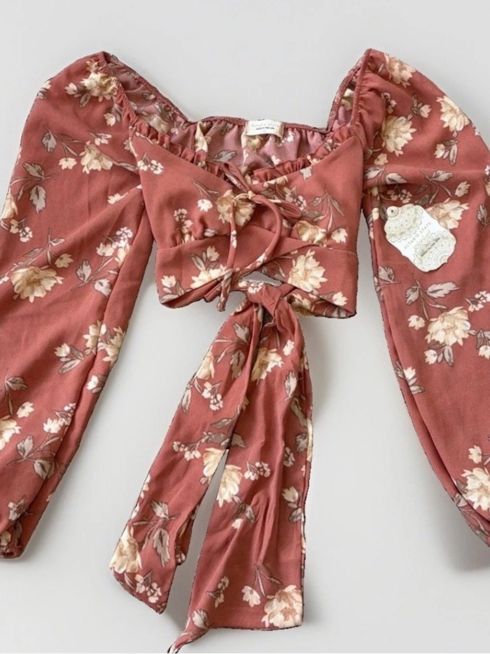 NWT Altar'd State Women's XS Pink Floral Puff Sleeve Tie Cropped Blouse - Picture 2 of 7